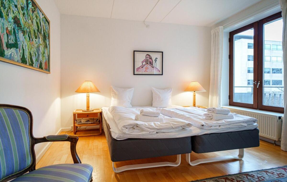 Spacious Canal-view Near Metro In Christianshavn *