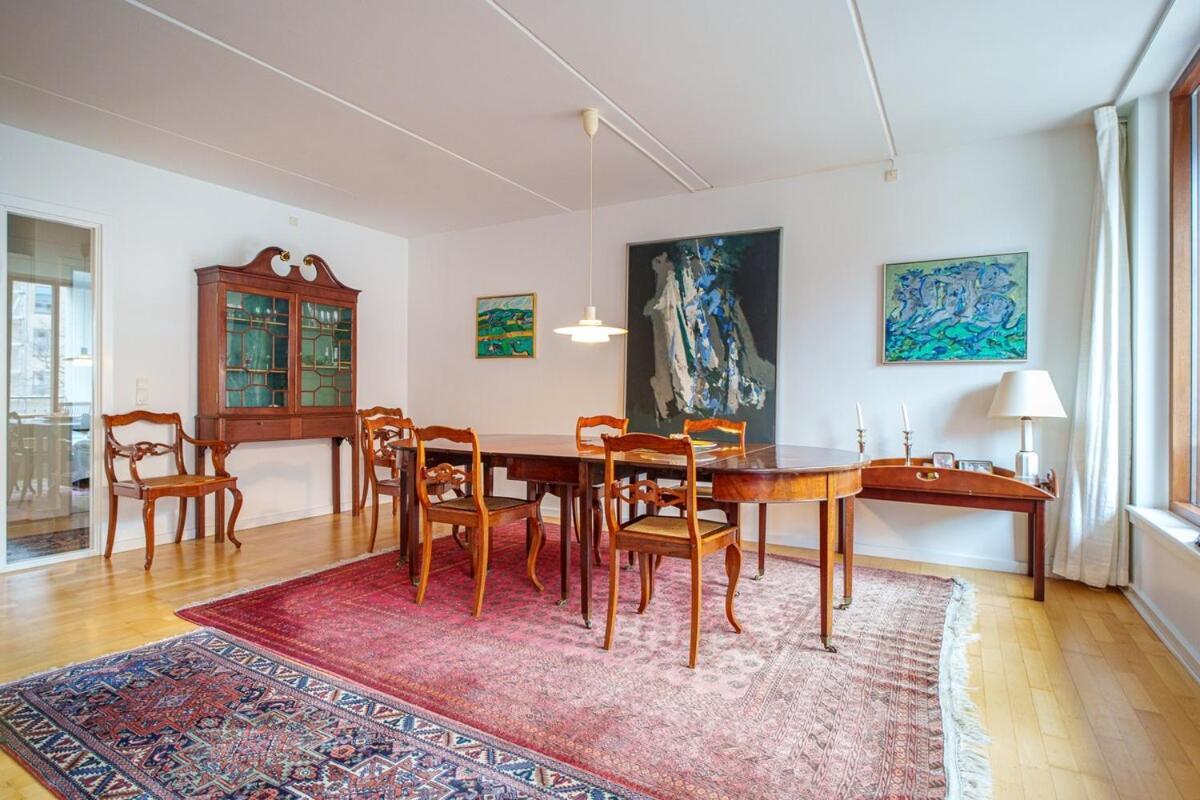 Apartment Spacious Canal-view Near Metro In Christianshavn